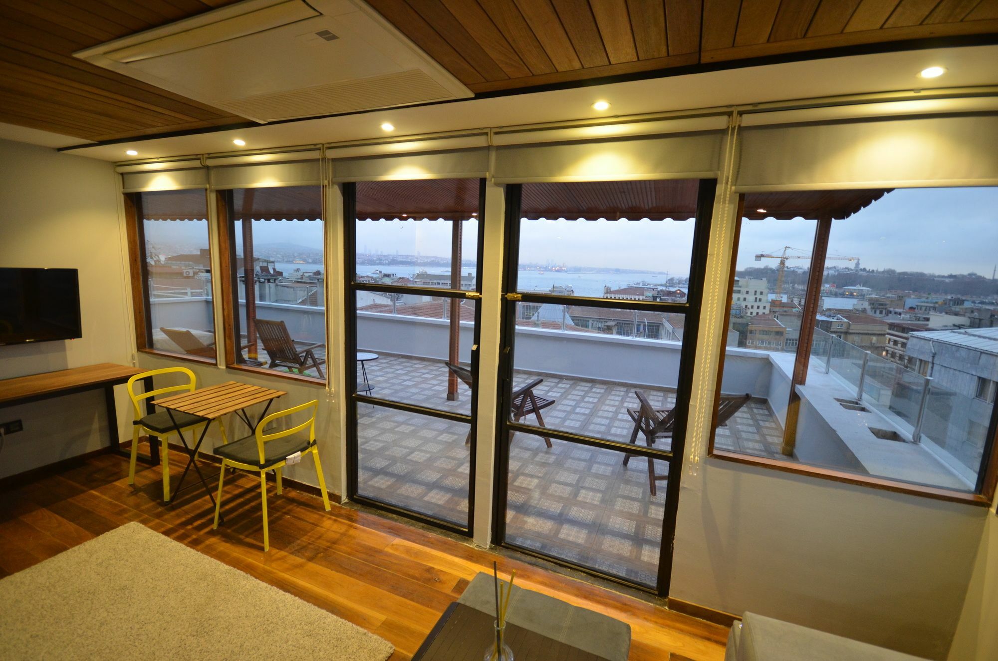 Uenver Galata Apart Istanbul Exterior photo